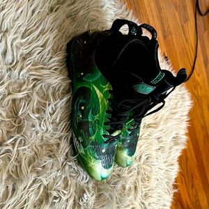 Under Armour Spotlight Lux cleats